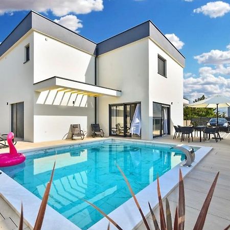 Villa Jlo1 Mit Beheizbarem Pool Peroj Exterior foto