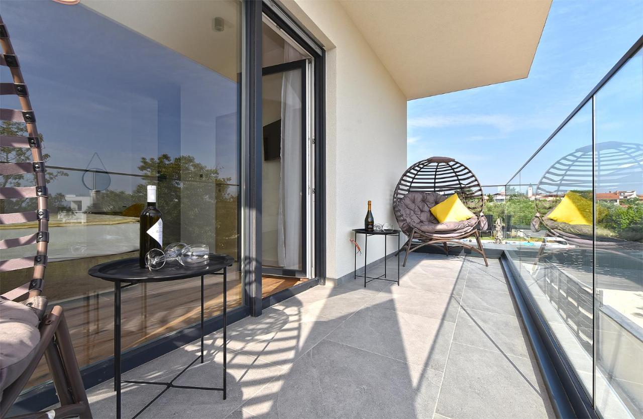 Villa Jlo1 Mit Beheizbarem Pool Peroj Exterior foto