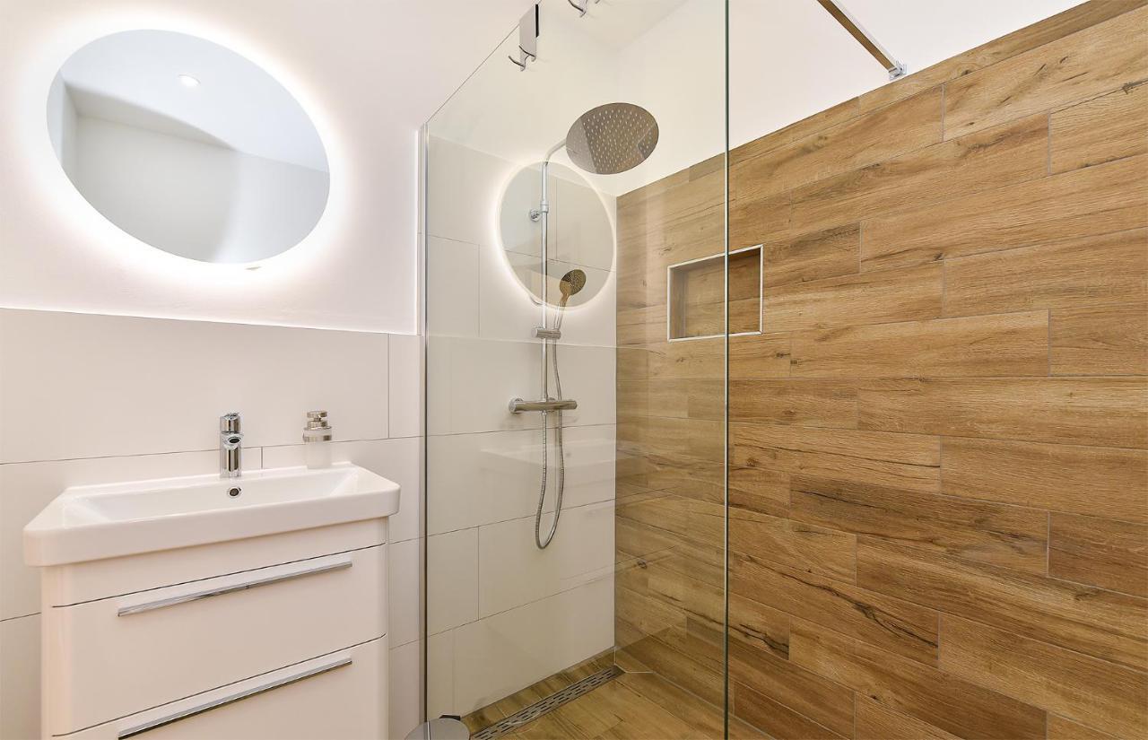 Villa Jlo1 Mit Beheizbarem Pool Peroj Exterior foto